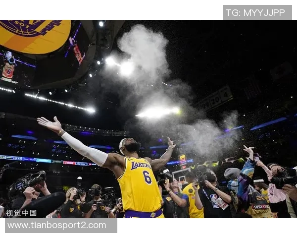 詹姆斯传奇生涯完美收官最后一投选择展现团队精神与智慧