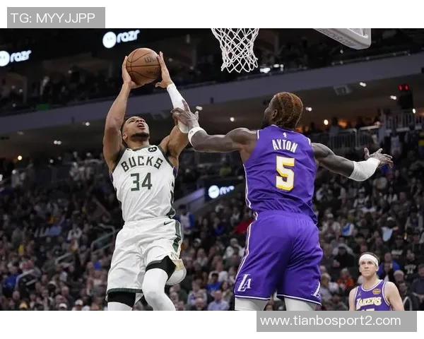 湖人训练热身艾顿与克内克特折返跑展现拼搏精神与团队默契