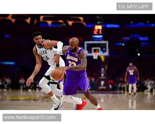 字母哥助蒂耶罗获得比赛用球詹姆斯为其点赞裁判为何纠结不已