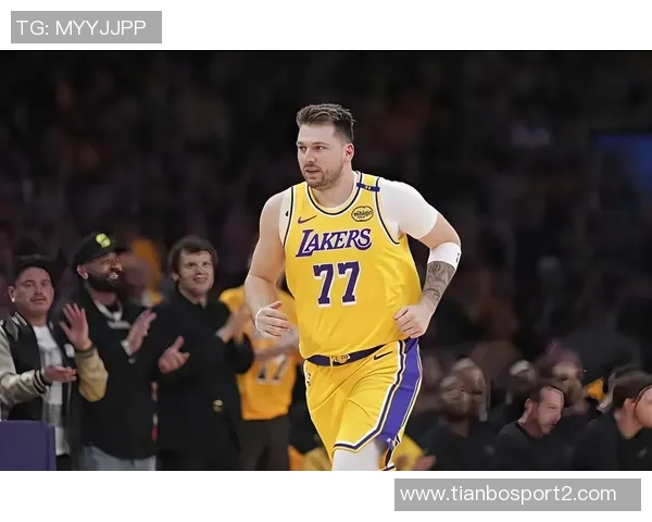 湖人队友收礼物东契奇去年圣诞节送卡丁车给独行侠全队